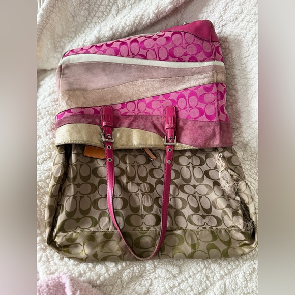 Rare Vintage Coach Pink Wave Limited Edition Patchwork Suede Large Gallery Tote - Picture 13 of 16